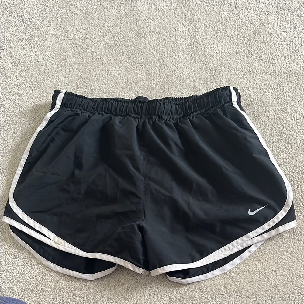 Nike Women's Black and White Athletic Shorts Size Large Drawstring